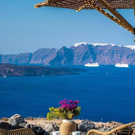 Cape 9 & Hotel Akrotiri (Santorini)