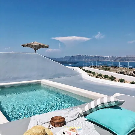 Cape 9 & Hotel Akrotiri (Santorini)