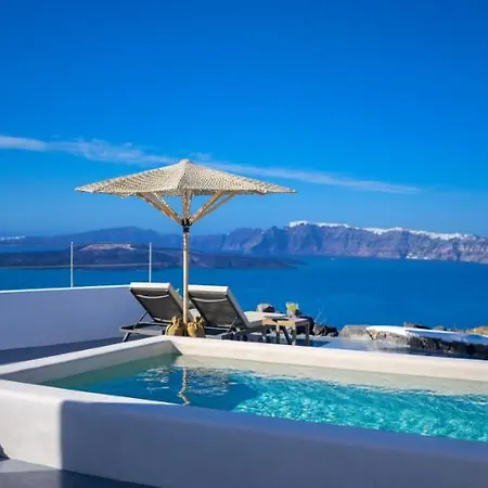Cape 9 & Hotel Akrotiri (Santorini)