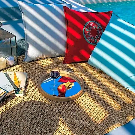Cape 9 & فندق Akrotírion