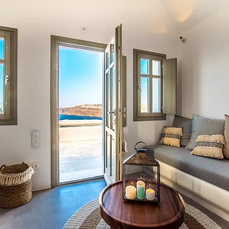 Cape 9 & Hotel Akrotiri (Santorini)
