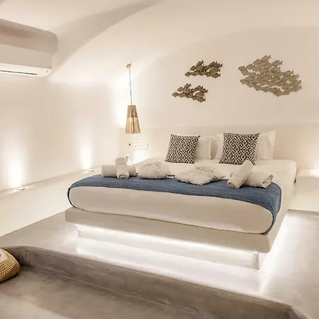 Cape 9 & 5* Akrotiri (Santorini)