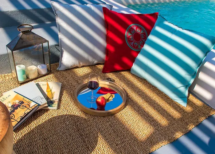 Cape 9 & 5* Akrotírion