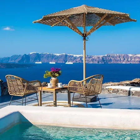 Cape 9 & Hotel Akrotiri (Santorini)